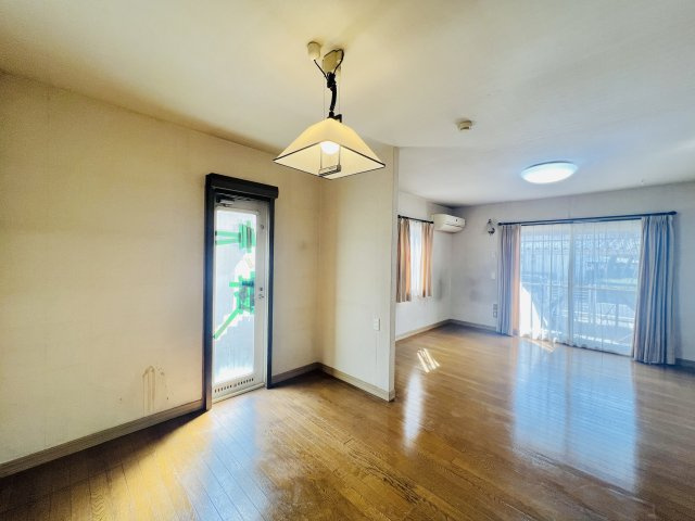 前橋市下大島町のダイニング|ダイニングテーブルも設置できる広々空間♪