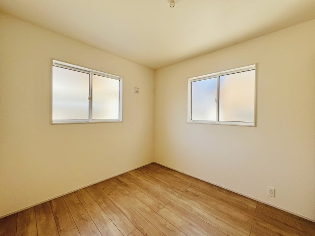 前橋市下新田町の洋室|お子様の一人部屋デビューにも最適♪