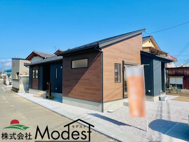 前橋市下新田町の外観|年中無休で平日の仕事終わり夜20時まで受付可能です。
事前のご予約がおすすめです。お気軽にお問い合わせください。