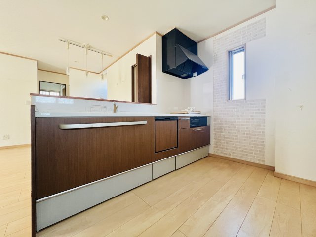 太田市新田瑞木町のキッチン|作業スペースも広く、収納も充実のキッチン♪