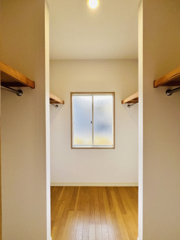 桐生市菱町2丁目の収納|1階廊下には、便利な収納スペース♪