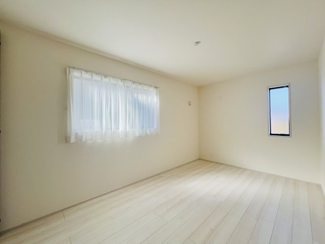 高崎塚田町の洋室|お子様の一人部屋デビューにも最適♪