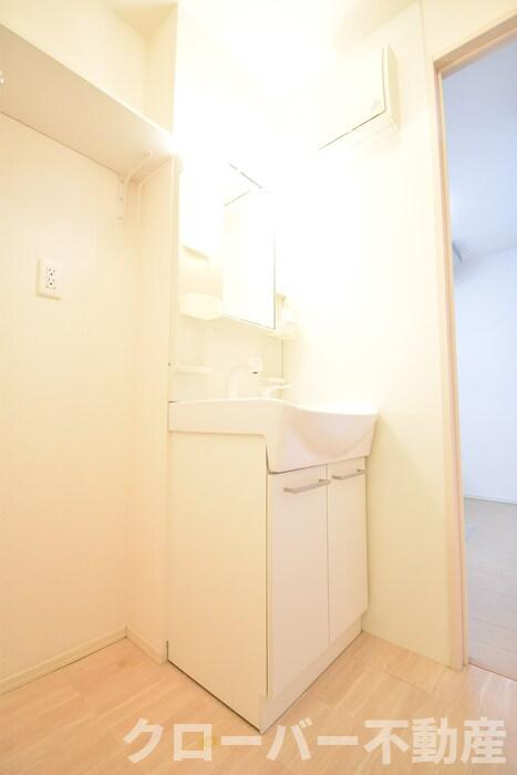 Ray SAKAMOTOの独立洗面台|洗髪洗面化粧台