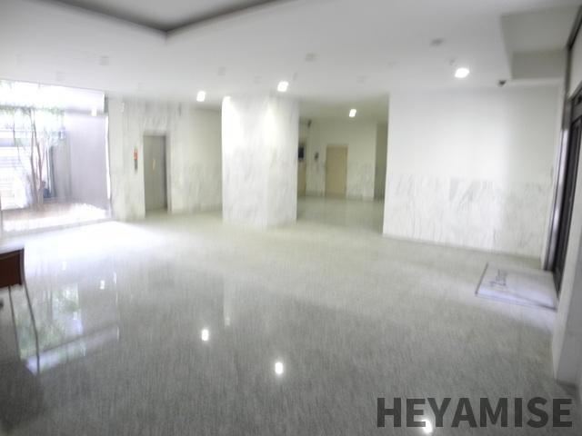 リファレンス浜町のエントランス