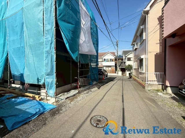 新築戸建　茅ヶ崎市南湖3丁目の前面道路含む現地写真