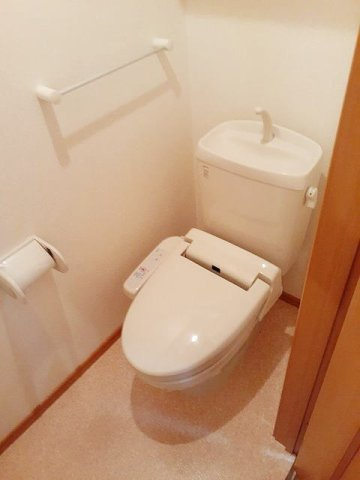 熊本市東区小山２丁目のアパートのトイレ|落ち着いたトイレです