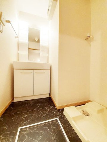 熊本市東区小山２丁目のアパートの洗面所|使いやすい洗面所です