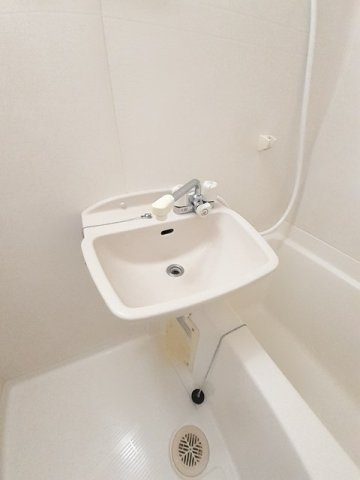 熊本市中央区黒髪６丁目の賃貸マンションの洗面所|使いやすい洗面所です
