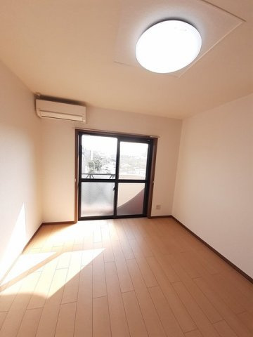 熊本市中央区黒髪６丁目の賃貸マンションの居間・リビング|おしゃれな居間です