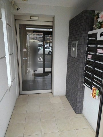 グランシャリオのエントランス|建物の内部です