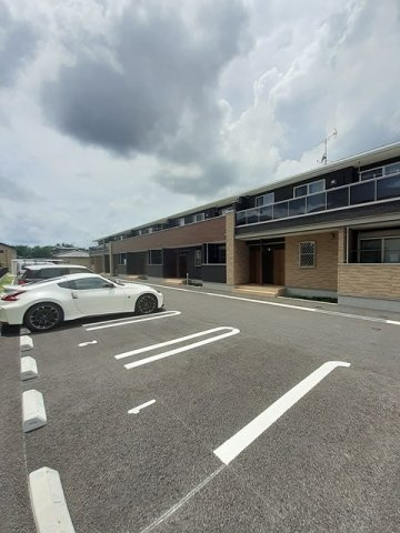 熊本市北区龍田１丁目のアパートの駐車場|駐車場があるので、車を買う予定の方も安心です