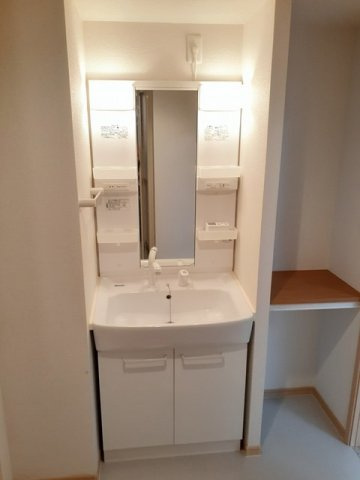 ライフ　グローブの洗面所|脱衣スペースもあります