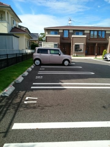 熊本市北区飛田２丁目のアパートの駐車場|車をお持ちの方に嬉しい駐車場付きの物件です