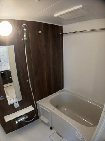 菊池郡菊陽町大字久保田の賃貸マンションの浴室|ゆったり過ごせるお風呂です
