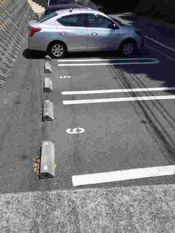 サンリット三ノ宮の駐車場|駐車スペースもあります