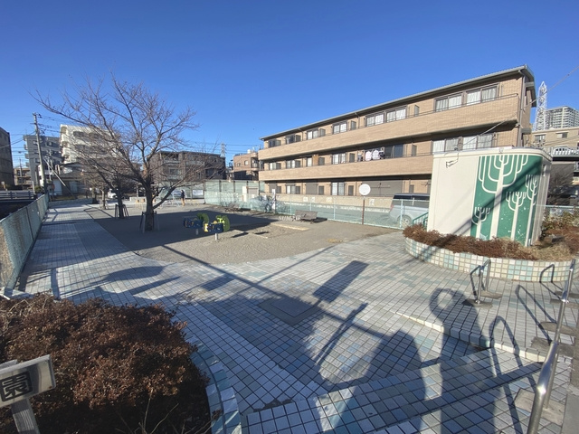 グランシャリオ桜木の外観|隣公園なので良好な日当たり！