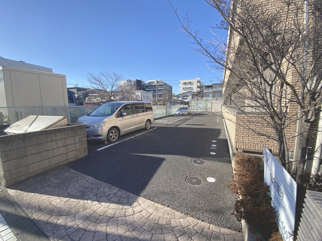 グランシャリオ桜木の駐車場|駐車場