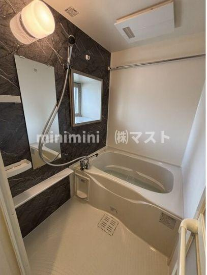 大阪市中央区材木町の賃貸マンションの浴室