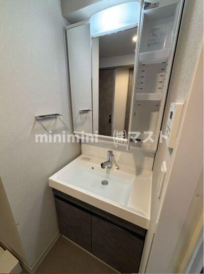 大阪市中央区材木町の賃貸マンションの洗面所