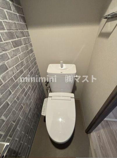 大阪市中央区材木町の賃貸マンションのトイレ