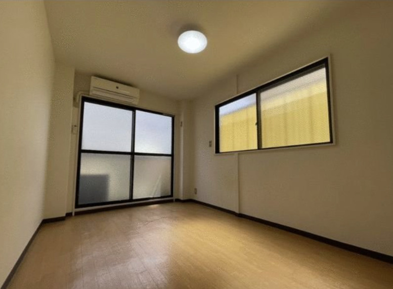 川崎市1棟マンションの洋室