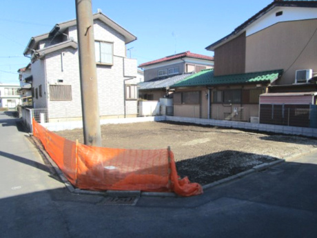 北本市西高尾８丁目　新築住宅の前面道路含む現地写真