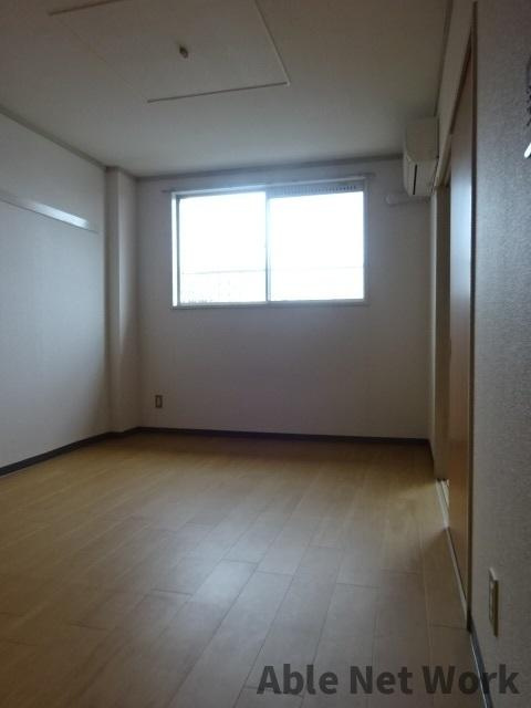 エルディム岡田の洋室|洋室６帖