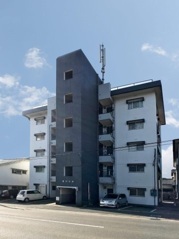 坂口ビルの外観