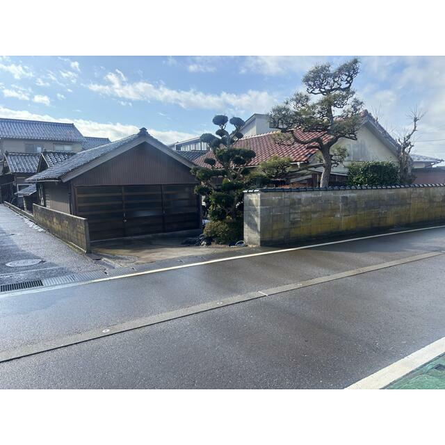 外日角住居兼工場の駐車場