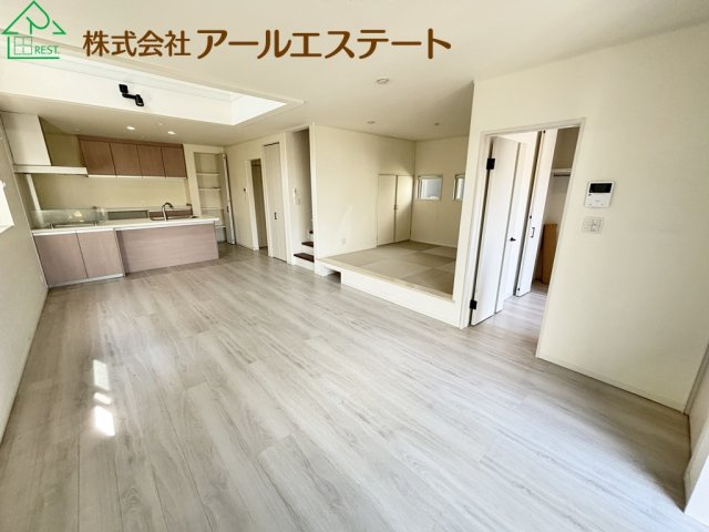 姫路市玉手4丁目　　JR「英賀保駅」徒歩16分の居間・リビング
