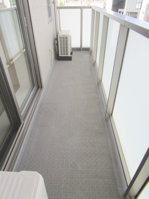 コンフェスト上大岡のバルコニー