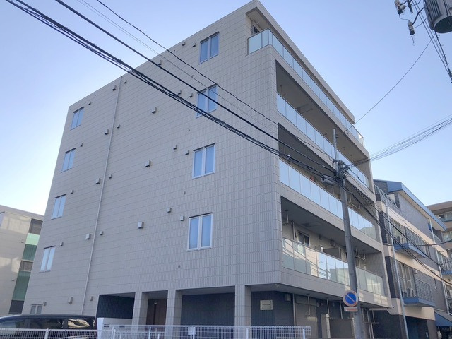 コンフェスト上大岡のエントランス