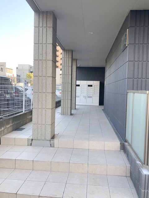 コンフェスト上大岡のロビー