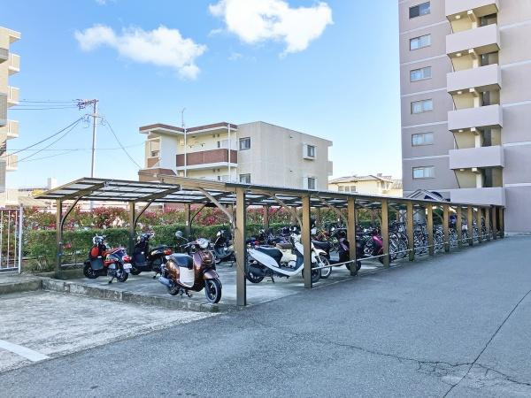 春日スカイマンション　１２階の駐輪場|駐輪場