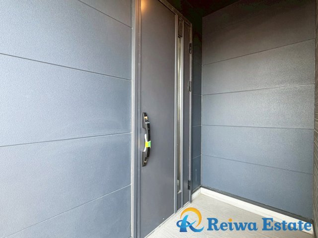 新築戸建　藤沢市城南5丁目の玄関