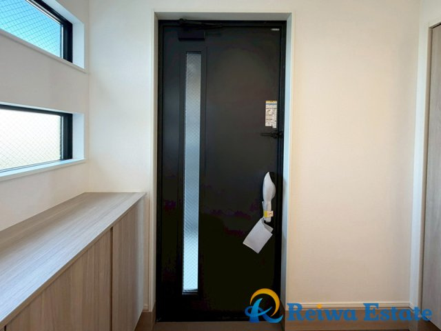 新築戸建　藤沢市城南5丁目の玄関