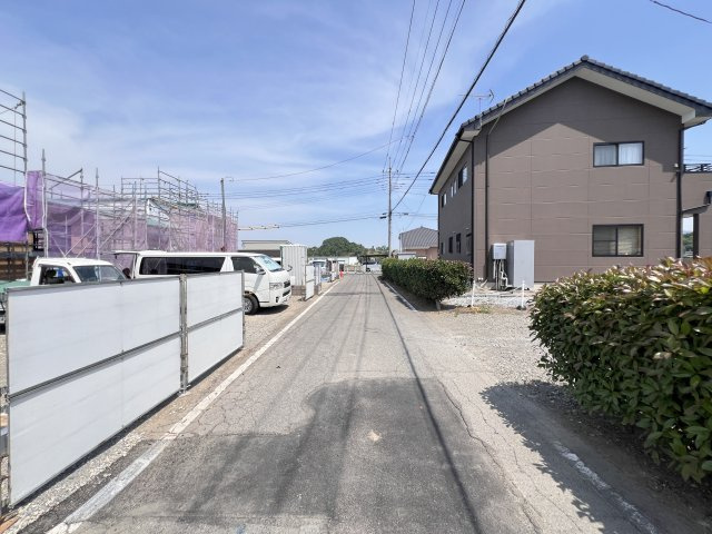 新築　甘楽郡甘楽町小川　Livele Garden.S　2号棟の駐車場|現地写真　駐車スペースは並列4台分可能です！
