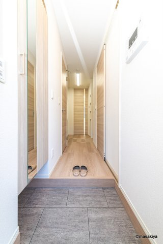 トリシア富竹の玄関