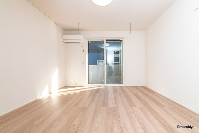 トリシア富竹の居間・リビング