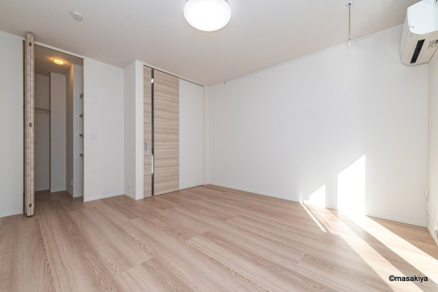 トリシア富竹の洋室