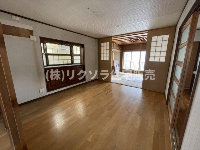 東町１丁目　中古一戸建てのダイニング|L8.0帖
■物件内覧・資金計画相談・住宅ローン相談、リフォーム相談、お問合せ受付中■
※当日・翌日のご内覧、ご相談はお電話でのお問合せがスムーズです！