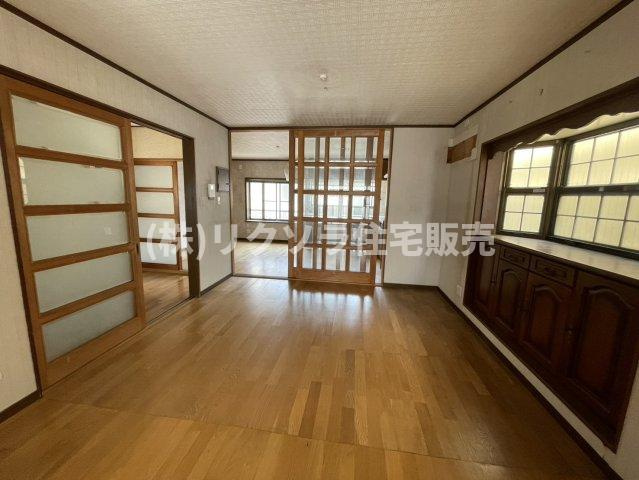 東町１丁目　中古一戸建てのキッチン|L8.0帖
■物件内覧・資金計画相談・住宅ローン相談、リフォーム相談、お問合せ受付中■
※当日・翌日のご内覧、ご相談はお電話でのお問合せがスムーズです！