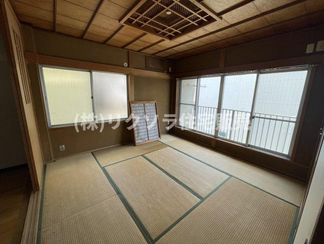 東町１丁目　中古一戸建ての寝室|和室8.0帖
■物件内覧・資金計画相談・住宅ローン相談、リフォーム相談、お問合せ受付中■
※当日・翌日のご内覧、ご相談はお電話でのお問合せがスムーズです！