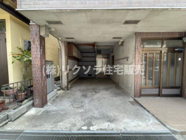 東町１丁目　中古一戸建ての駐車場|1台駐車可能
■物件内覧・資金計画相談・住宅ローン相談、リフォーム相談、お問合せ受付中■
※当日・翌日のご内覧、ご相談はお電話でのお問合せがスムーズです！