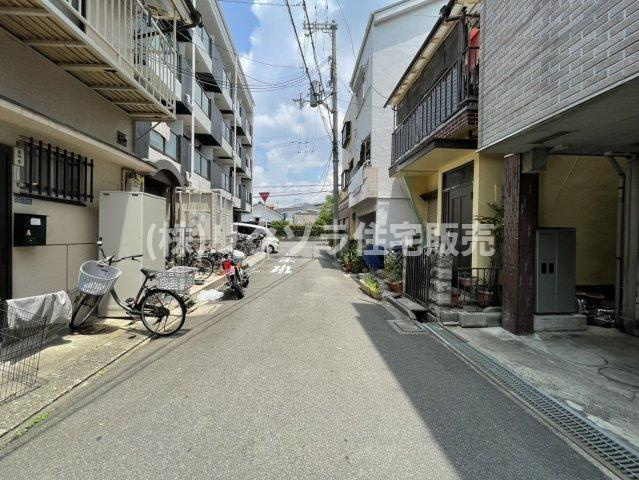 東町１丁目　中古一戸建ての前面道路含む現地写真|■物件内覧・資金計画相談・住宅ローン相談、リフォーム相談、お問合せ受付中■
※当日・翌日のご内覧、ご相談はお電話でのお問合せがスムーズです！