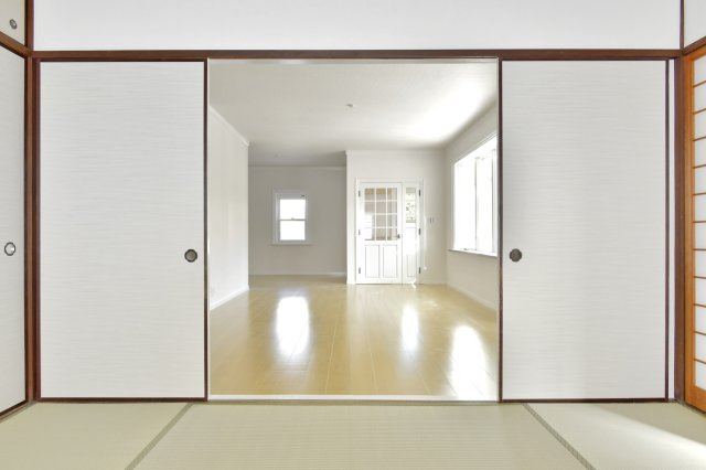 岡山市東区城東台西　中古戸建の和室|１階和室。