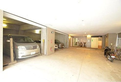 【駐車場】 | エクセル東陽 | 駐車場に車を止められます