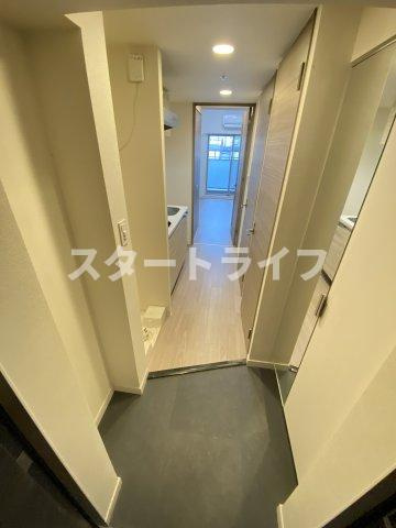 大阪市淀川区西三国２丁目の賃貸マンションの玄関