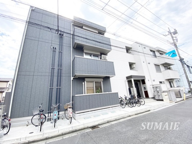 SolanaⅡの外観|3階建てアパート☆