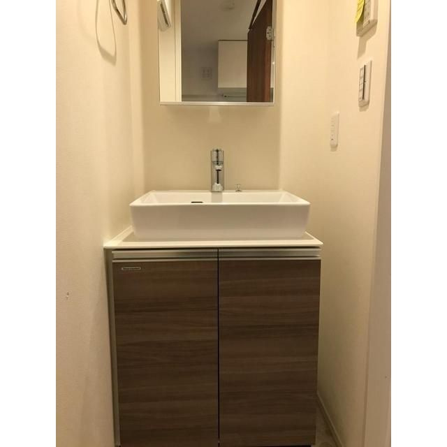 ウェルスクエアイズム下北沢の独立洗面台